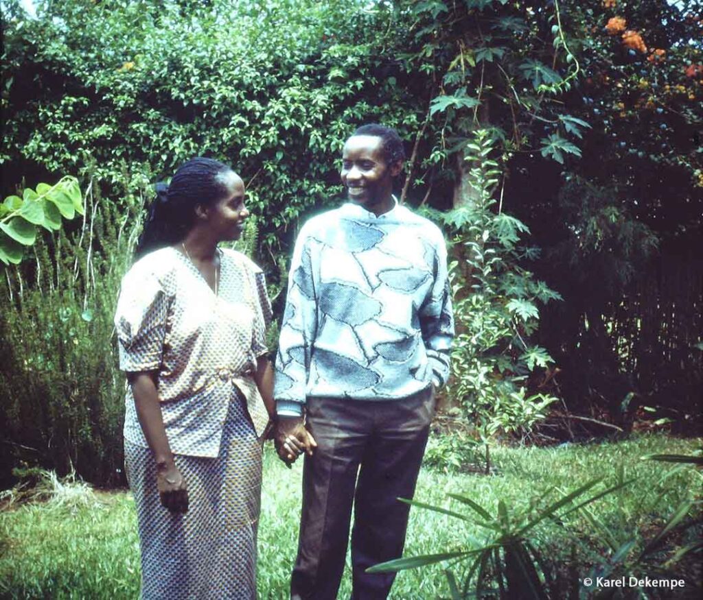 Cyprian und Daphrose Rugamba in ihrem Garten - Foto aus dem  Jahr 1992